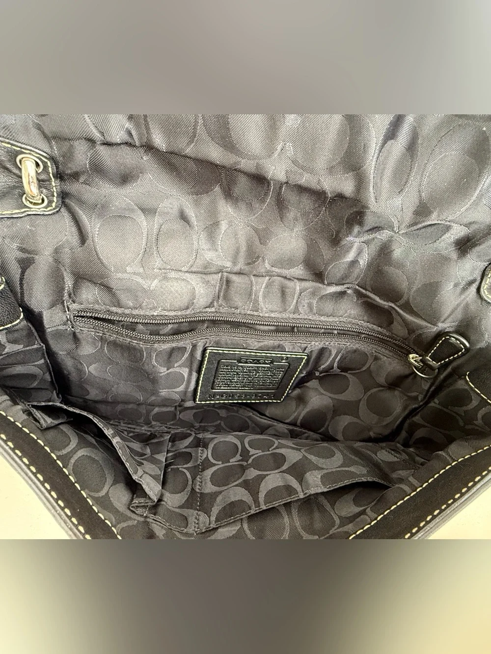 Vintage Coach 9741 Black Leather Shoulder Bag Purse Contrast Stitching